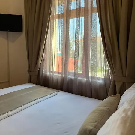 Soezer Готель